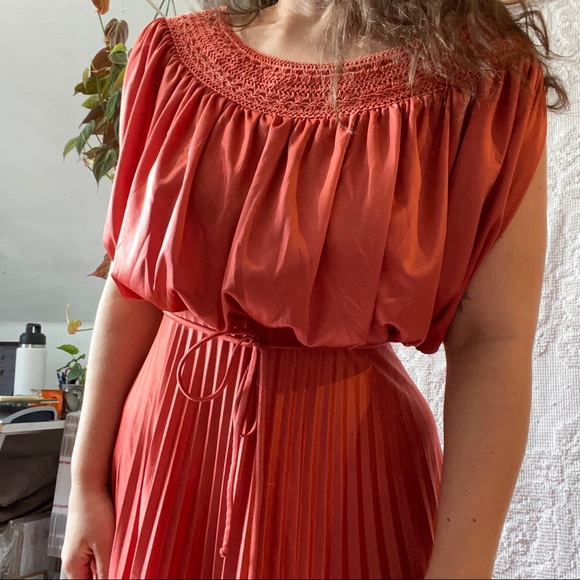 Vintage 70's Pleated Maxi Dress Off the Shoulder Sleeve Crochet Trim Satin - Picture 15 of 16